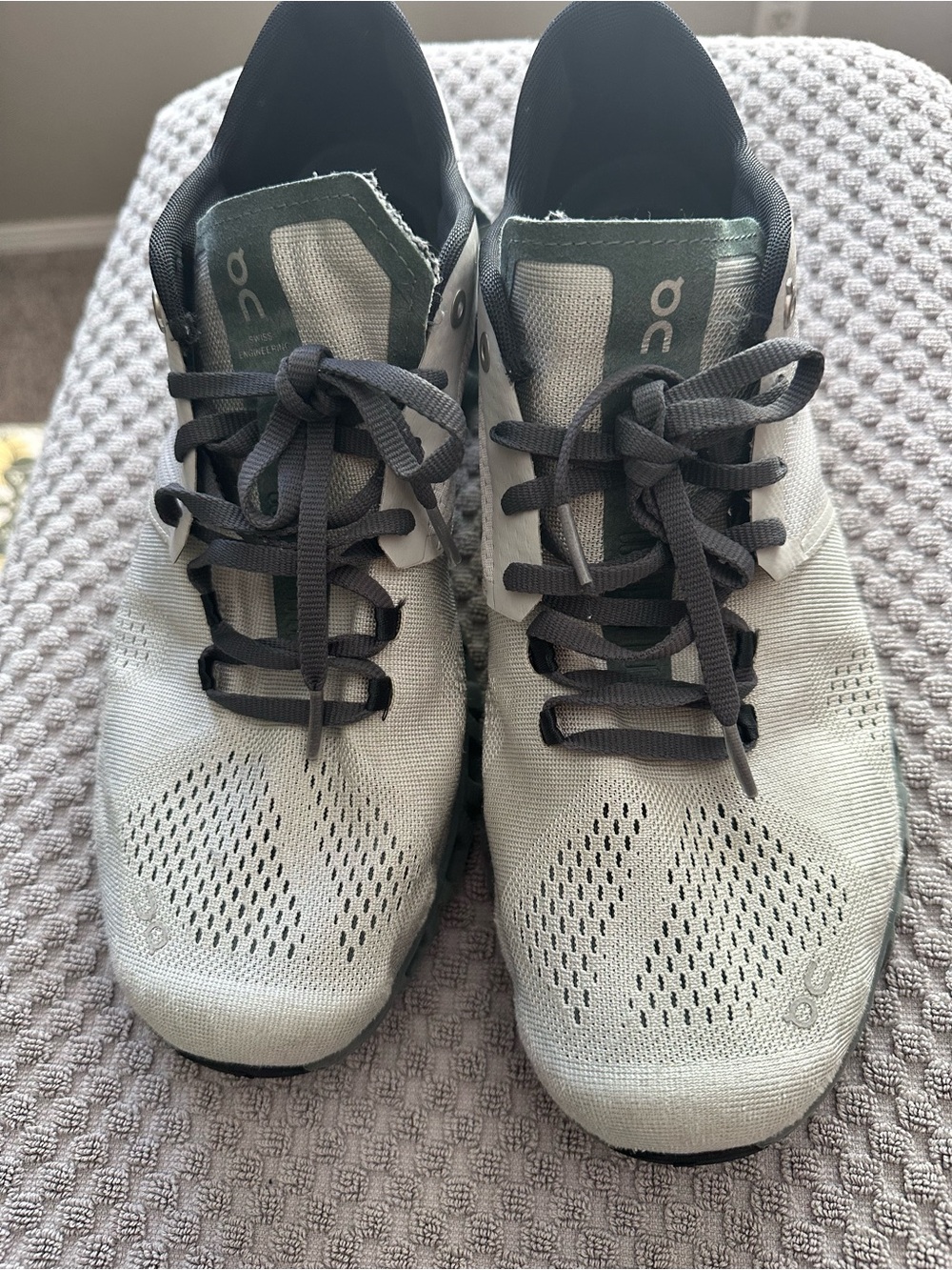 On Cloud running Men’s shoes - Picture 2 of 9